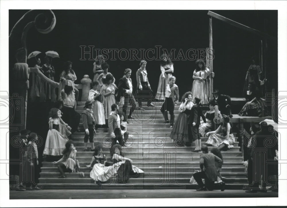 1993 Press Photo The Florentine Opera brings a new &quot;Carmen&quot; back to Milwaukee.- Historic Images