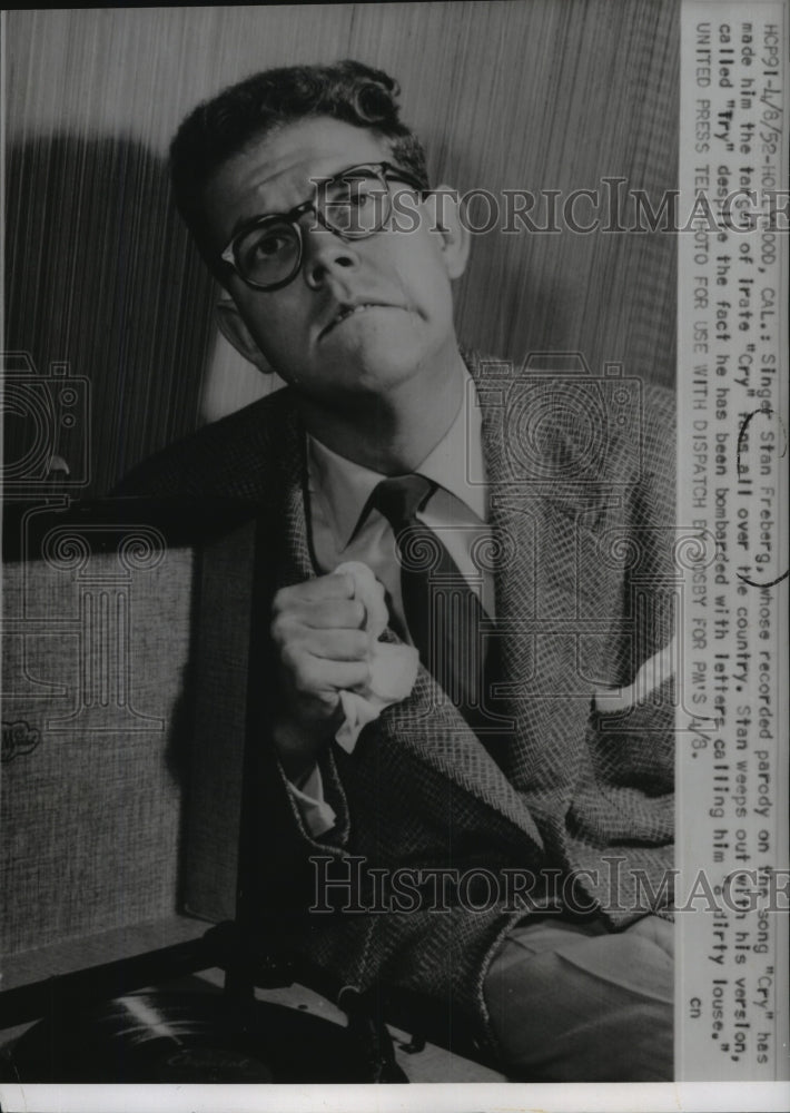 1952 Press Photo Stan Freberg has a parody of the song Cry, Hollywood California- Historic Images