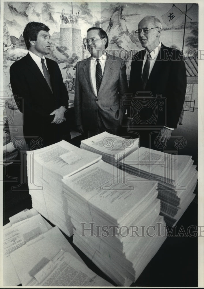 1985 Press Photo Tom P Fox, Wiscosnin Insurance commissioner, business partners- Historic Images