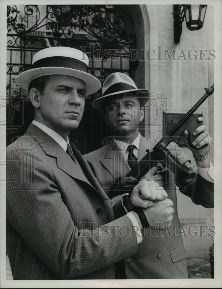 1974 Press Photo Robert Fozworth in &quot;The FBI vs. Alvin Karpis, Public Enemy #1&quot;- Historic Images