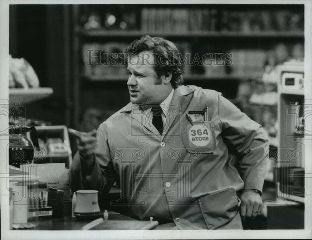 1982 Press Photo Comedy Actor George Dzundza in ABC&#39;s &quot;Open All Night&quot;- Historic Images