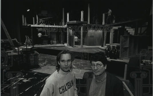 1991 Press Photo Chris Guse and Professor R.H. Graham at "Three Musketeers" set.
