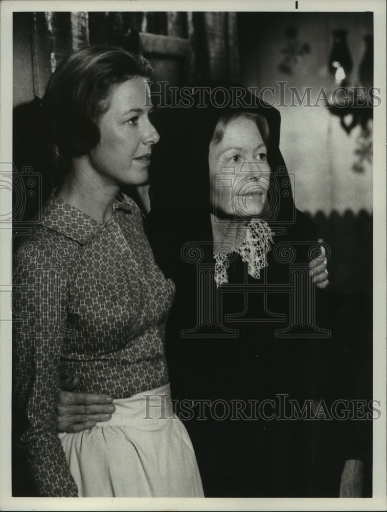 1975 Press Photo Scene from &quot;Little House on the Prairie&quot; with Karen Grassle- Historic Images