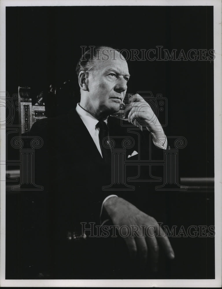 1966 Press Photo Actor Sir John Gielgud in scene from &quot;Ages of Man&quot; - mjp16382- Historic Images