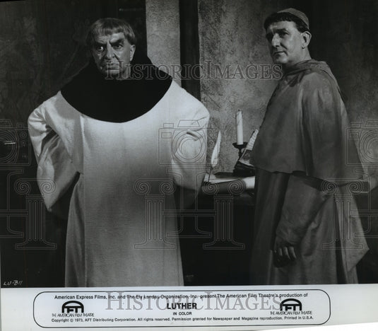 1973 Press Photo Actors Hugh Griffith and Alan Badel in the film "Luther."- Historic Images