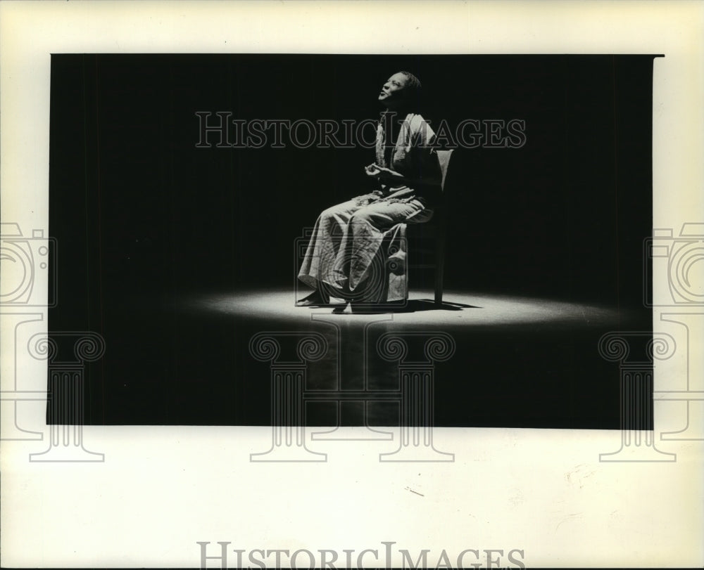 1982 Press Photo Cheri Green performs in &quot;Sister Sonji,&quot; in Milwaukee- Historic Images