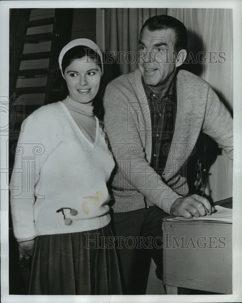 1964 Press Photo Claudia Martin & Fred MacMurray rehearse for "My Three Sons"- Historic Images