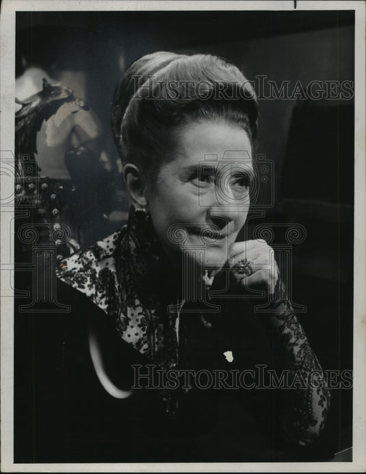 1967 Press Photo Actress Lynn Fontanne talks about studying and working- Historic Images