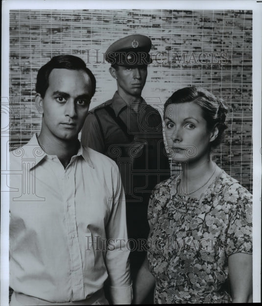 1985 Press Photo Tim Pigott, Art Malik, Susan Wool, "The Jewel in the Crown"- Historic Images