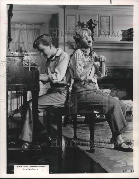 1965 Press Photo Hayley Mills and Eddie Hodges in scene from "Summer Magic"- Historic Images