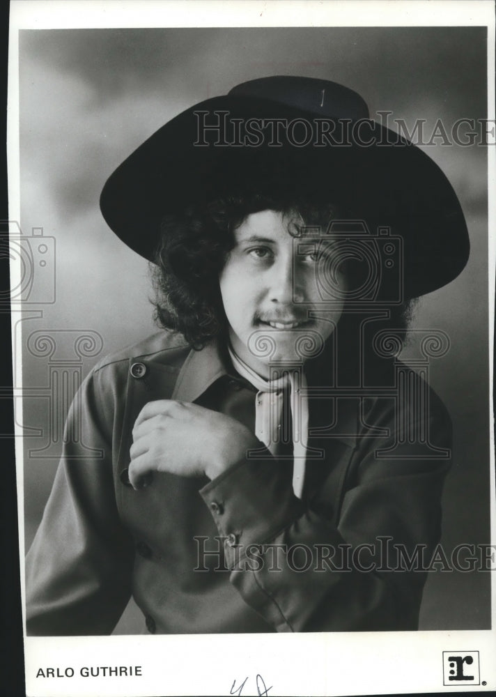 1977 Press Photo Folk Singer Arlo Guthrie - mjp18789- Historic Images