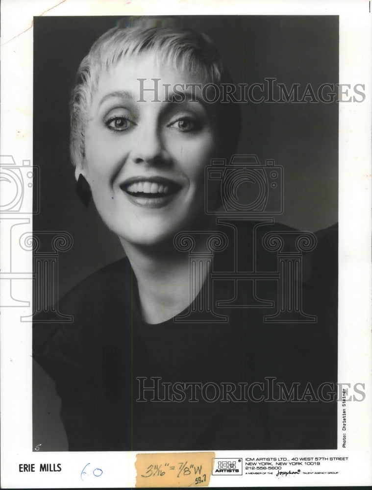 1991 Press Photo Soprano Erie Mills in &quot;Barber of Seville&quot; opera. - mjp18826- Historic Images
