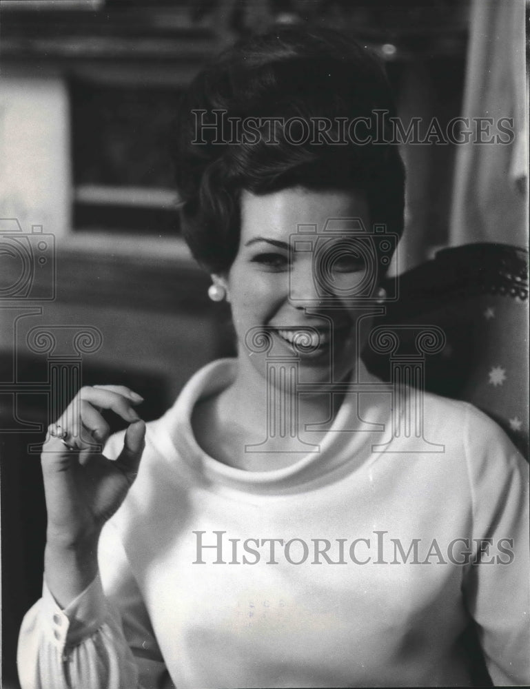 1966 Press Photo Soprano Jane Maish.- Historic Images