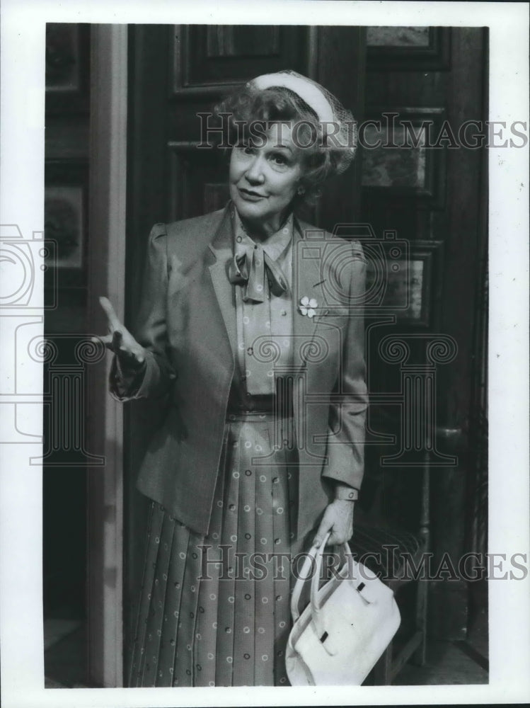 1984 Press Photo United States Actress Dody Goodman standing in doorway- Historic Images