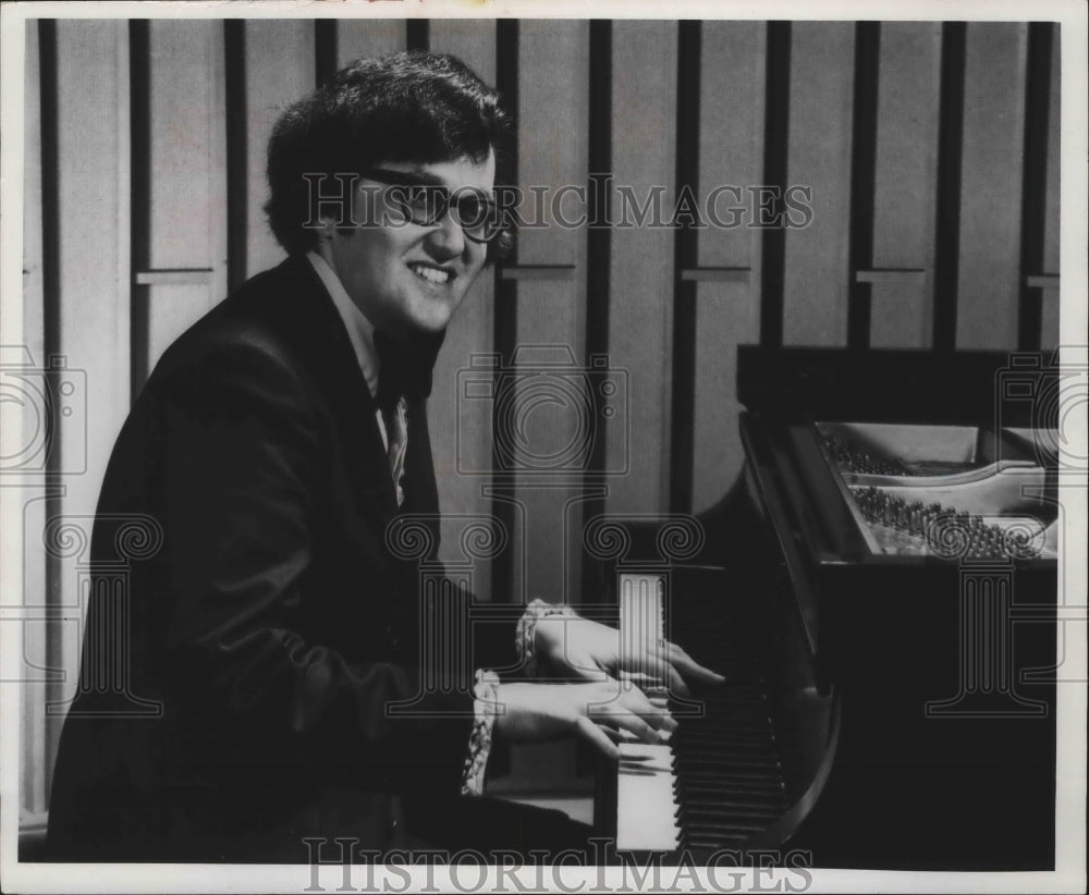 1972 Press Photo Jeffrey Hollander, Milwaukee Pianist- Historic Images