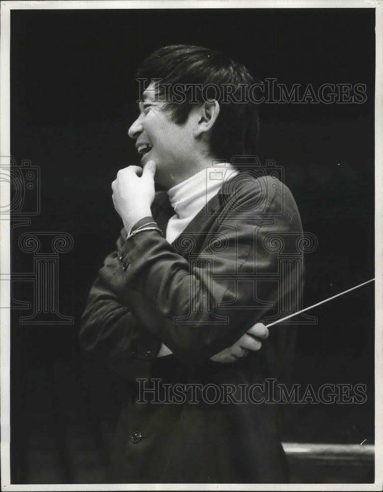 1968 Press Photo Conductor Seiji Ozawa- Historic Images