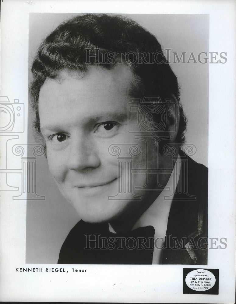 1974 Press Photo Kenneth Riegel, tenor, appears in L&#39;elisir d&#39;amore- Historic Images
