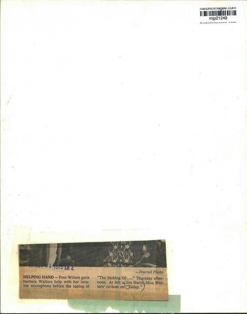 1975 Press Photo Barbara Walters & Jim Hartz before taping "The Making Of.."