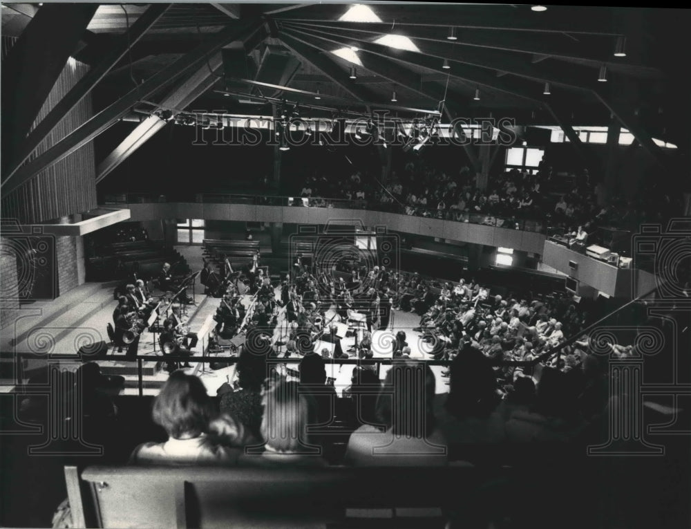1990 Press Photo Milwaukee Symphony Orchestra Performance at Elmbrook Church- Historic Images