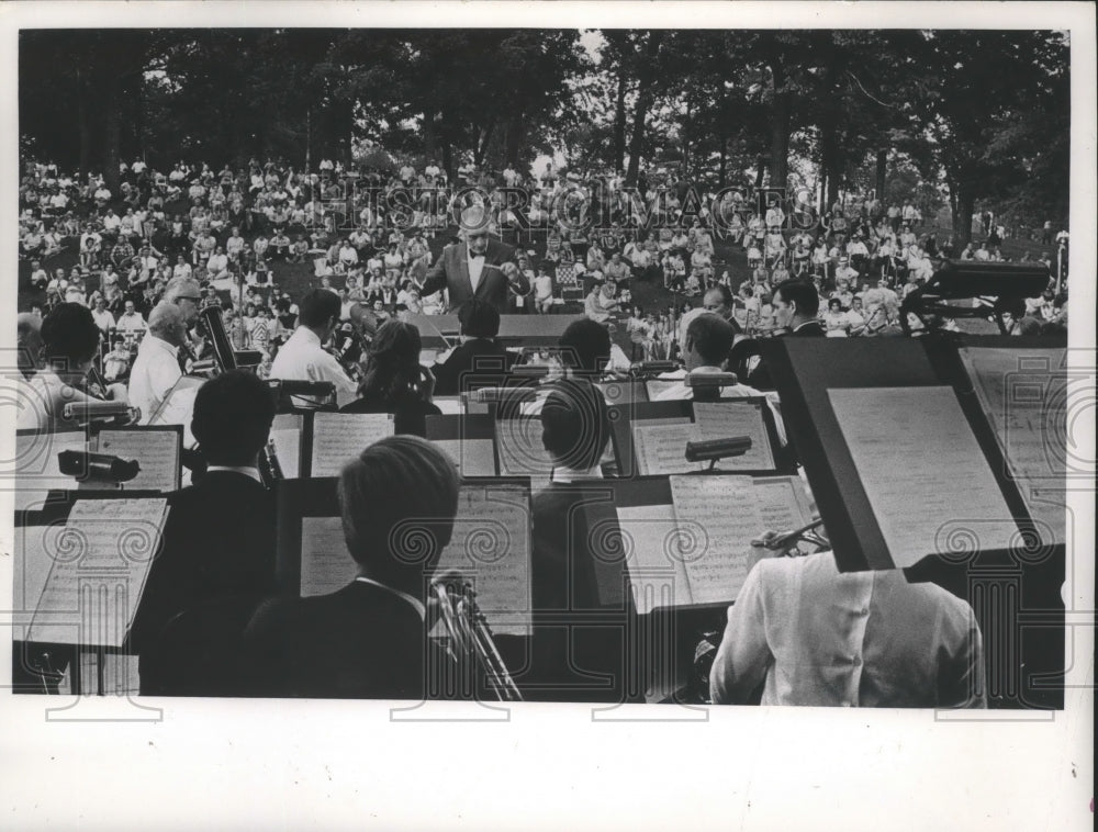 1969 Press Photo Milwaukee Symphony Orchestra Performs At Kosciuszko Park- Historic Images
