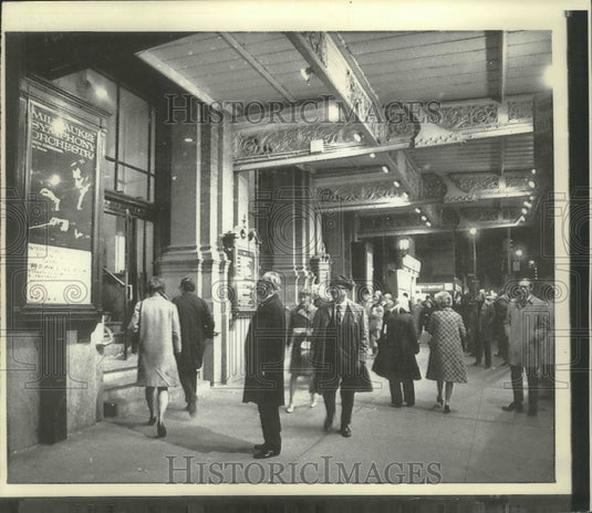 1972 Press Photo Placards outside of Milwaukee Symphony Orchestra music hall- Historic Images