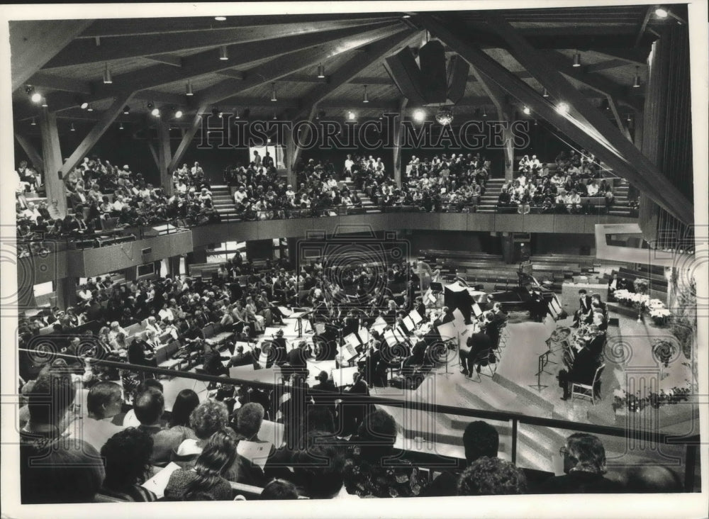 1988 Press Photo Milwaukee Symphony Orchestra concert at Elmbrook Church- Historic Images