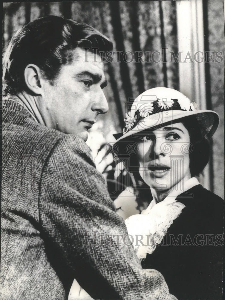 1966 Press Photo Actor Richard Mulligan With Joan Hackett In &#39;The Group&#39;- Historic Images
