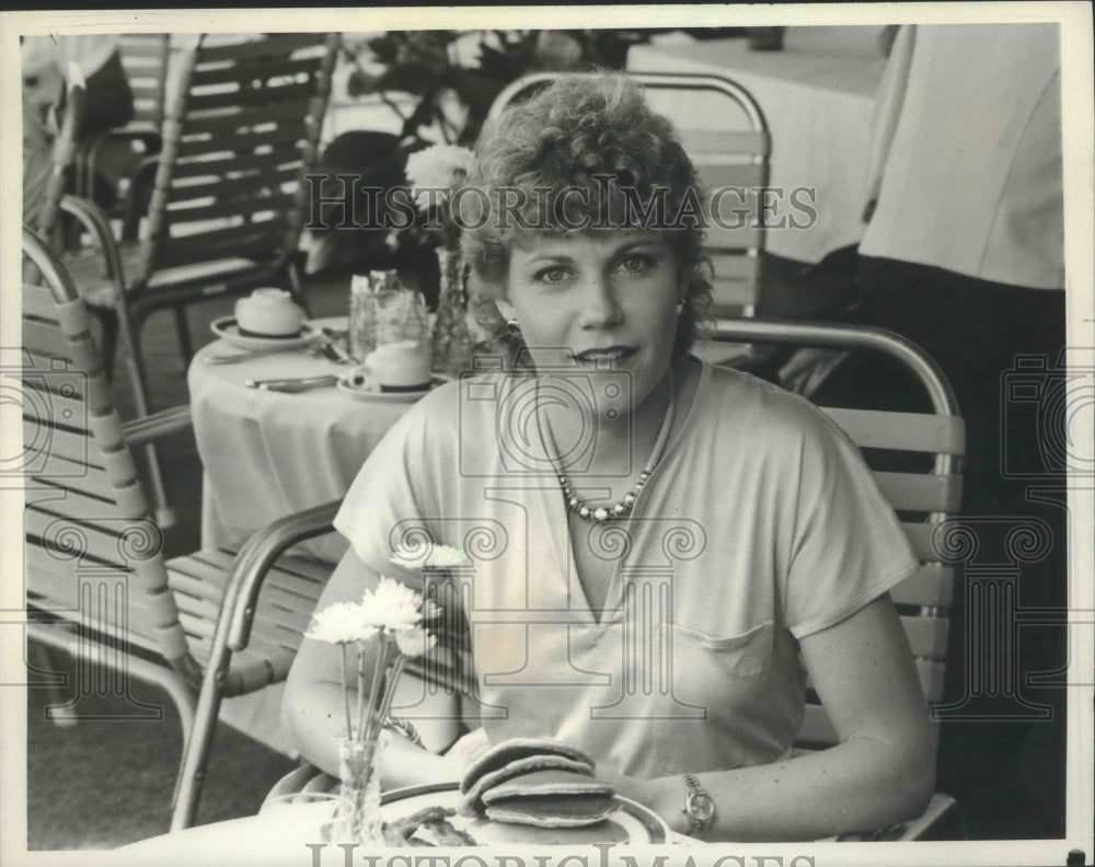 1983 Press Photo Anne Murray In &#39;Anne Murray&#39;s Caribbean Cruise&#39; - mjp25510- Historic Images