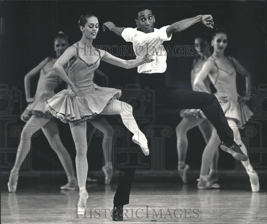 1987 Press Photo Members of the Pennsylvania and Milwaukee Ballet Performance- Historic Images