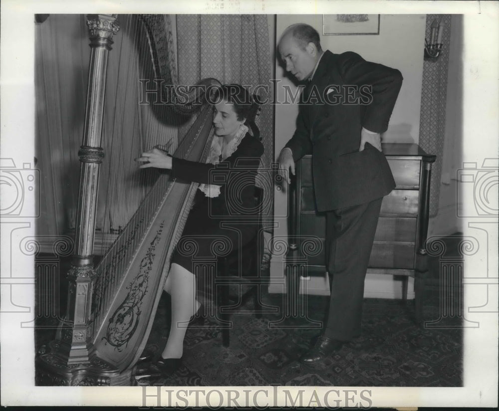 1943 Press Photo Conductor Eugene Ormandy and wife- Historic Images