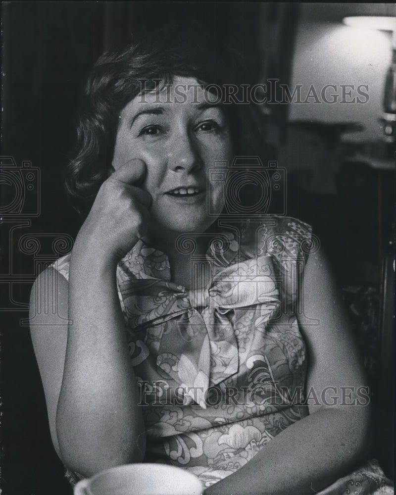1972 Press Photo Elaine Morgan, author of &quot;The Descent of Woman&quot;- Historic Images