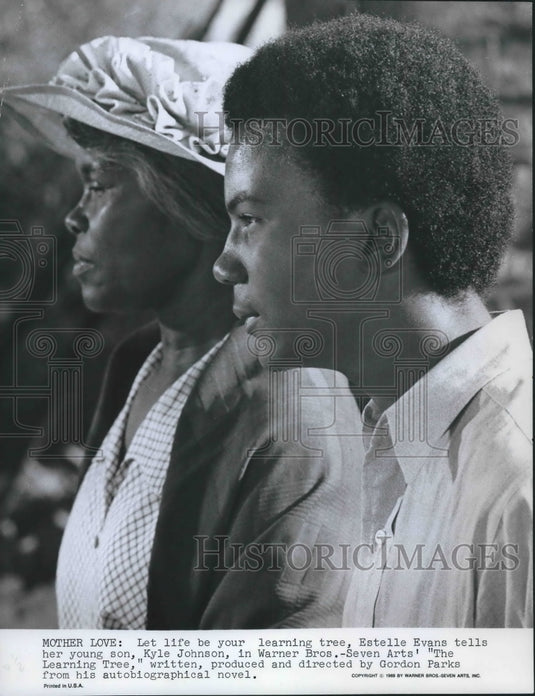 1969 Press Photo Kyle Johnson ,Estelle Evans, talking of life"The Learning Tree"- Historic Images