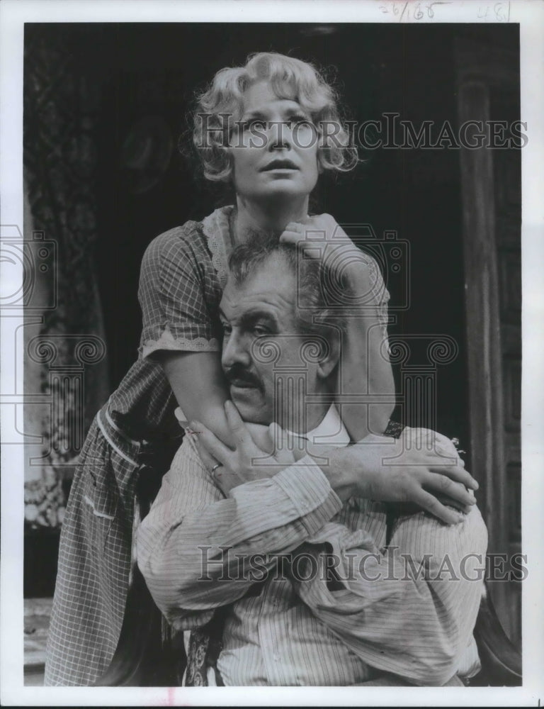 1976 Press Photo Lois Nettleton &amp; Louis Zorich in &quot;They Knew What They Wanted&quot;- Historic Images