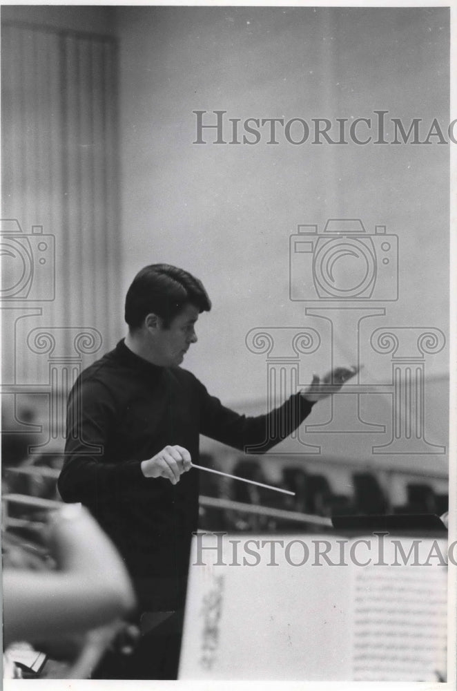 1971 Press Photo Istvan J. Jaray, conductor, Wisconsin- Historic Images