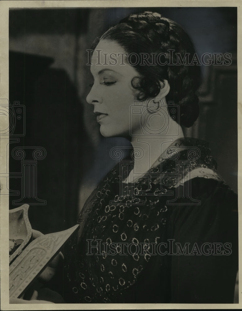 1937 Press Photo Actress Gale Sondergaard.- Historic Images