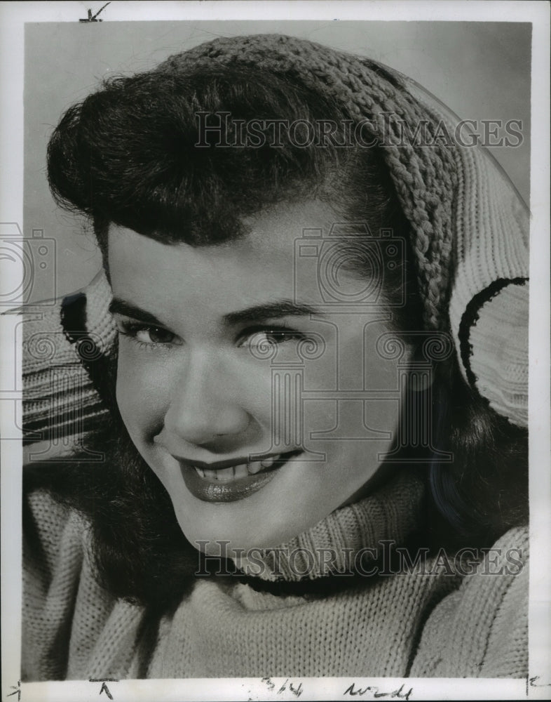 1953 Press Photo Portrait of performer Lu Ann Simms of the "Little Godreys"