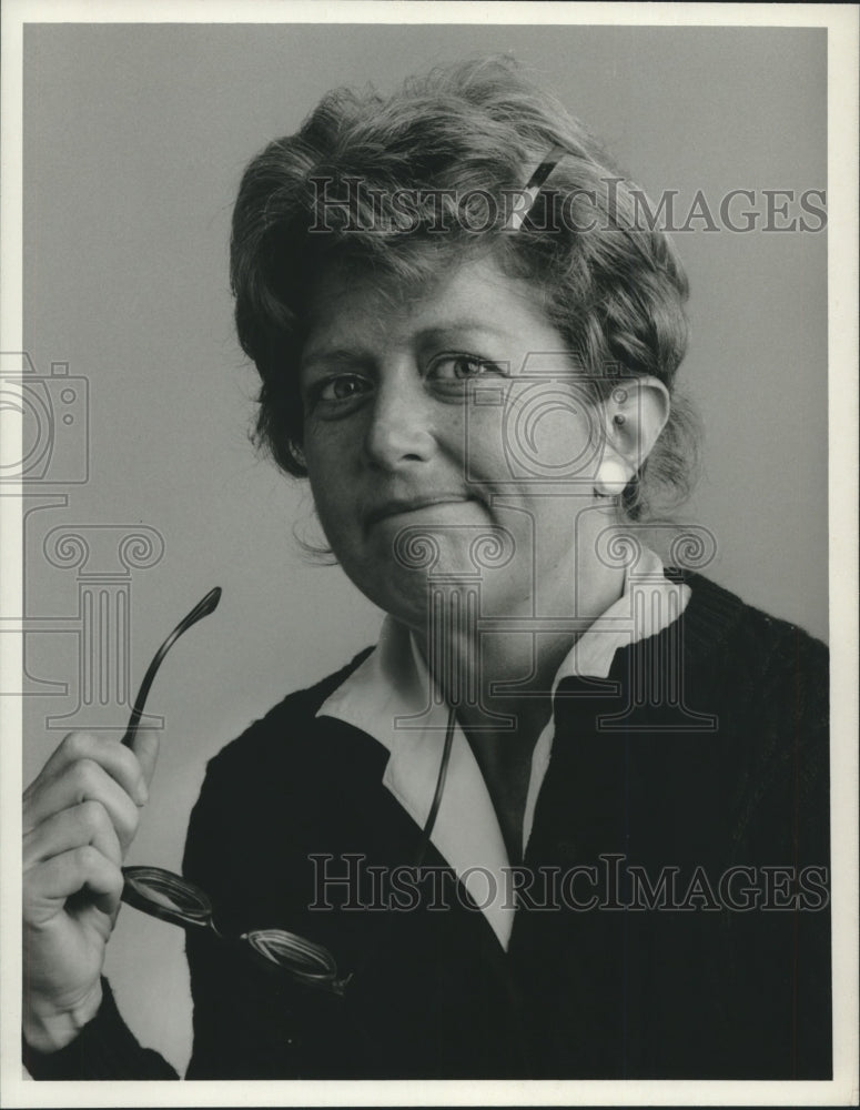 1974 Press Photo Peggy Pope, actress smiles for camera.- Historic Images