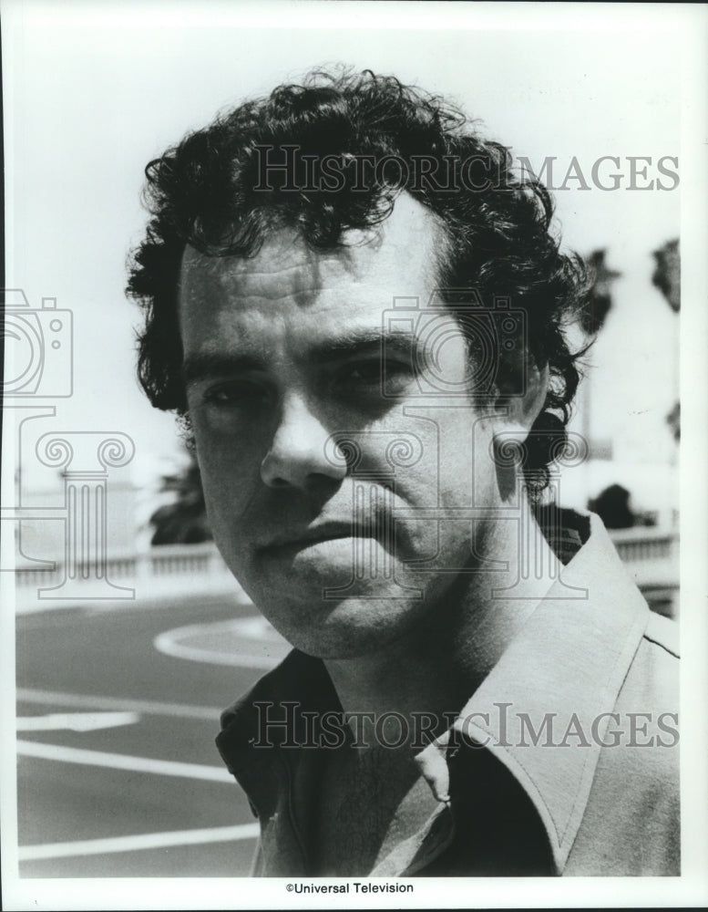 1976 Press Photo John Schuck in &quot;McMillan &amp; Wife&quot; - mjp30875- Historic Images