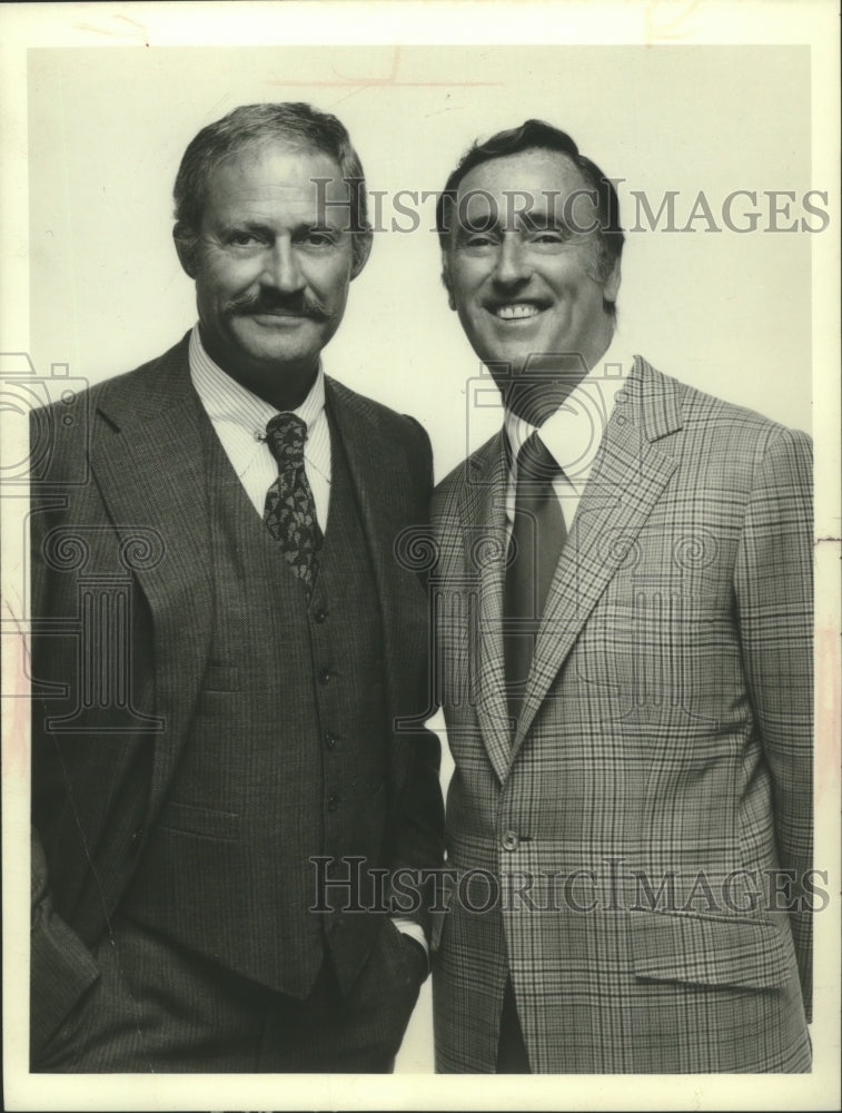 1975 Press Photo &quot;The Rowan and Martin Report&quot; stars Dan Rowan &amp; Dick Martin- Historic Images