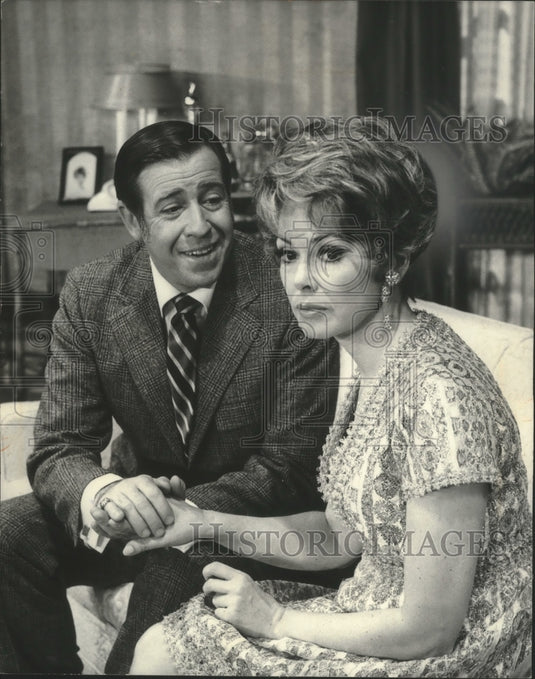 1970 Press Photo Gene Blakely & Barbara Rush in "Forty Carats" at the Palace.- Historic Images