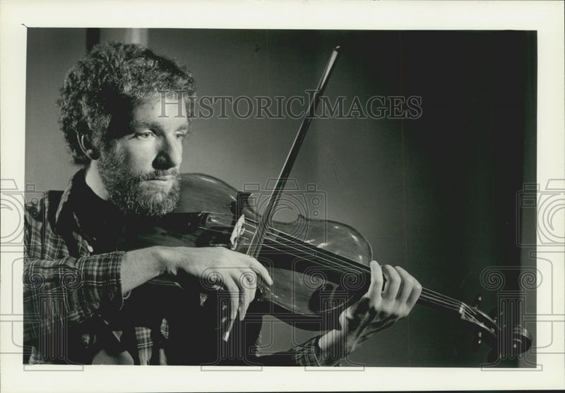 Load image into Gallery viewer, 1982 Press Photo Milwaukee Symphony Orchestra Violist Larry Sorenson - mjp31701
