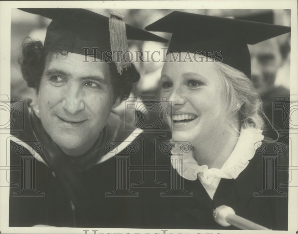 1985 Press Photo Amy Steel And Judd Hirsch Star In CBS&#39; &#39;First Steps&#39;- Historic Images