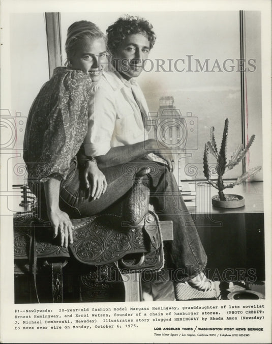 1975 Press Photo Errol Wetson & his wife model Margaux Hemingway - mjp32161- Historic Images