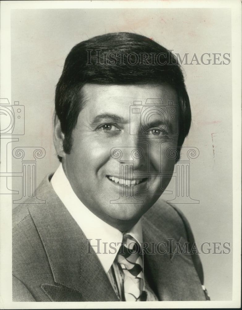 1975 Press Photo Monty Hall host of &quot;Let&#39;s Make A Deal&quot; - mjp32889- Historic Images