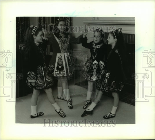 1993 Press Photo Trinity dancers model their costumes, complete with ghillies- Historic Images
