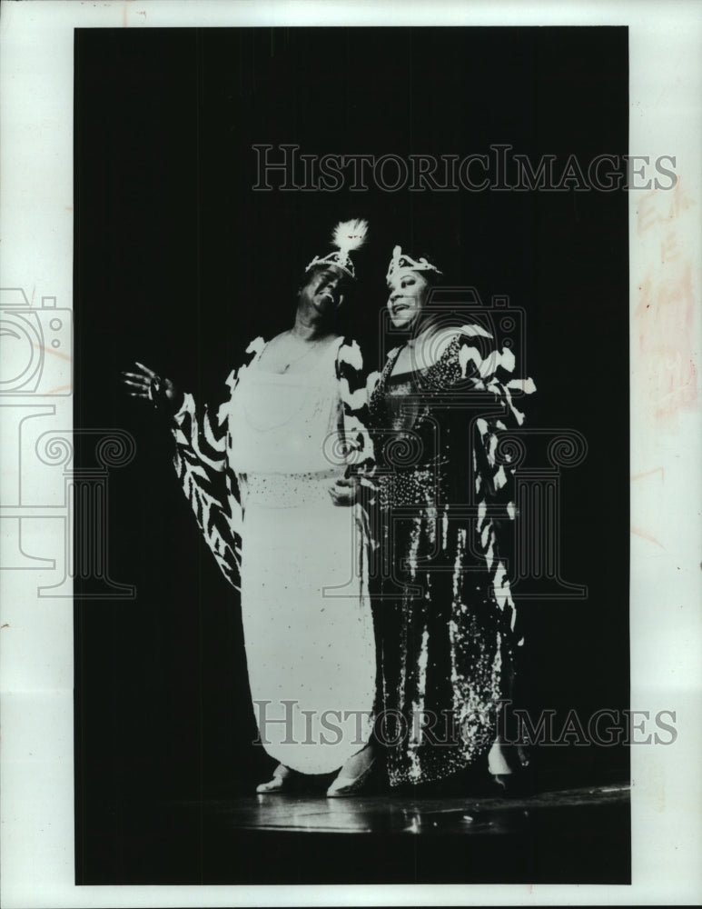 1989 Press Photo Linda Hopkins &amp; Ruth Brown in &quot;Black and Blue&quot; on Broadway- Historic Images