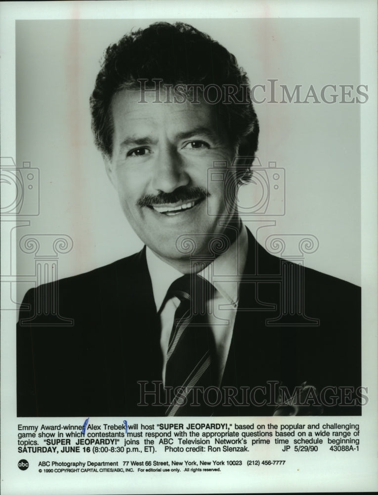 Load image into Gallery viewer, 1990 Press Photo Alex Trebek hosts "Super Jeopardy!" on ABC-TV - mjp33811
