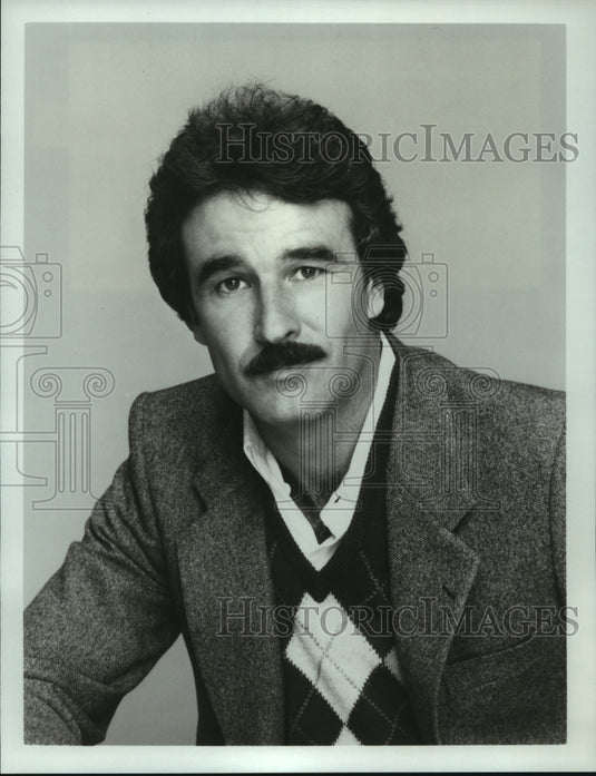 1983 Press Photo Actor Geoffrey Scott in "DYNASTY" on ABC - mjp34353- Historic Images
