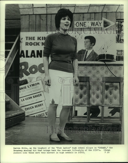 1977 Press Photo Karren Dille as a Pinky Lady in the Musical "GREASE"- Historic Images