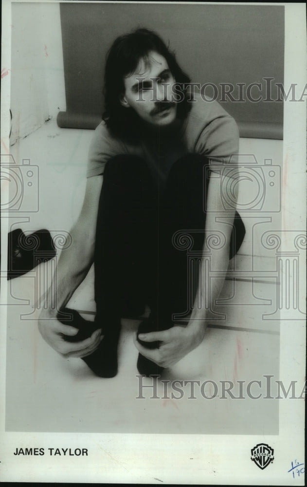 1976 Press Photo James Taylor, musician, takes a break from recording session.- Historic Images